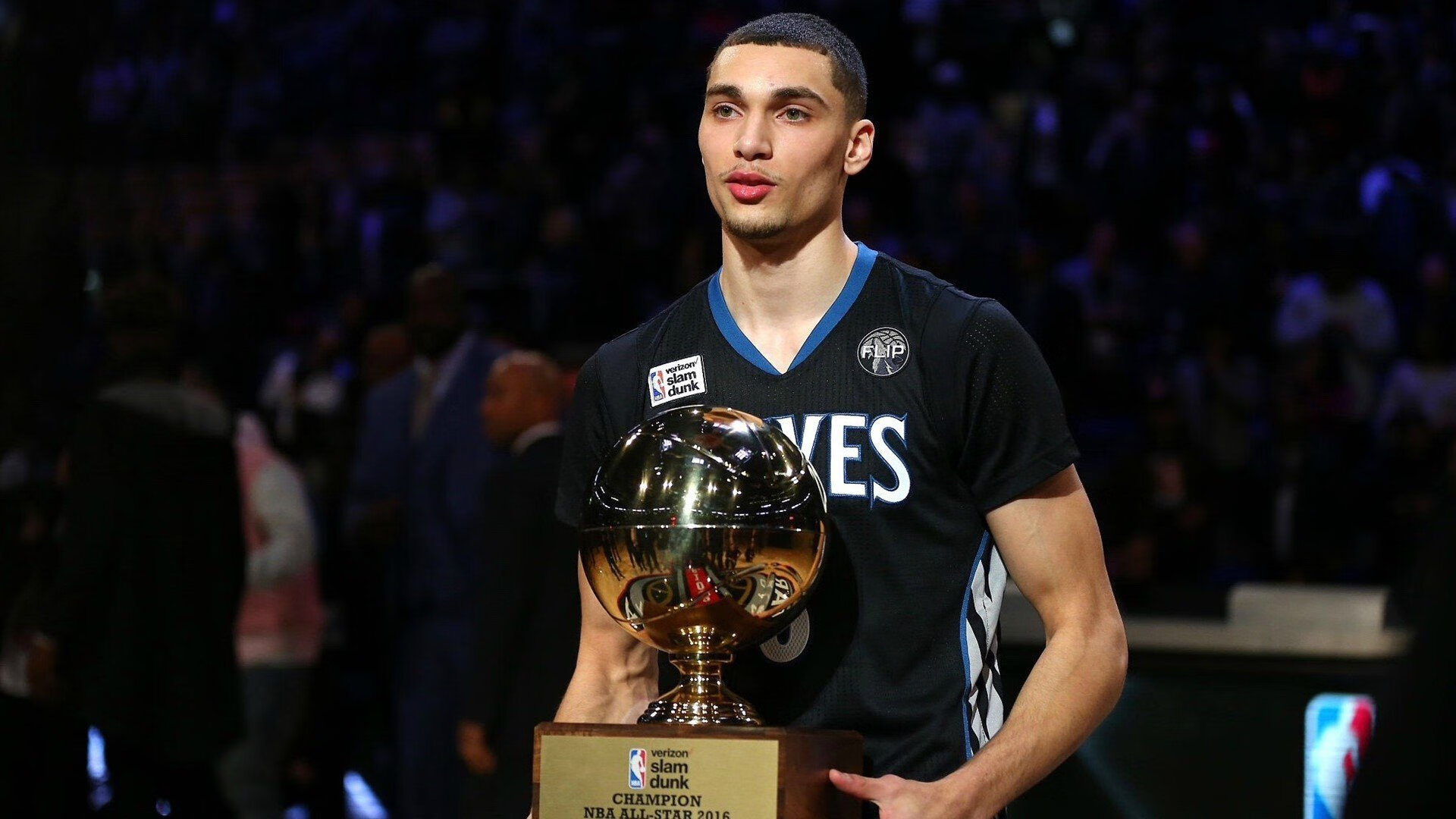 青年篮球明星比赛中展现超凡天赋，青年篮球运动员